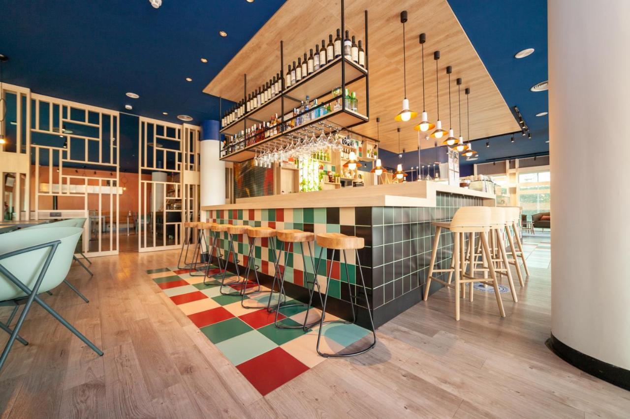 Отель Ibis Alcala De Henares La Garena Экстерьер фото