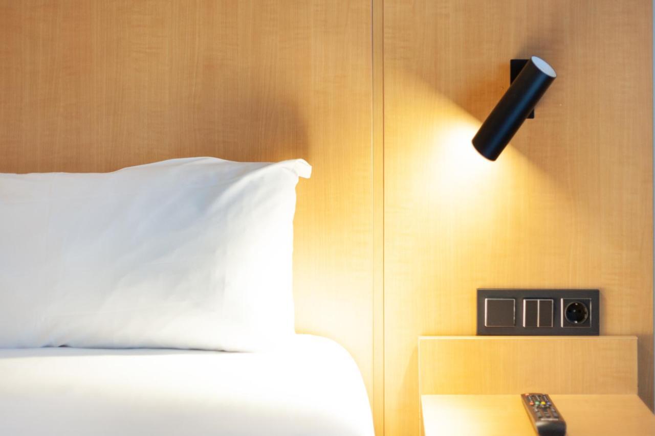 Отель Ibis Alcala De Henares La Garena Экстерьер фото