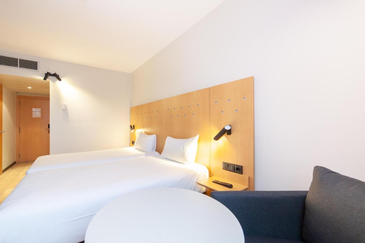Отель Ibis Alcala De Henares La Garena Экстерьер фото