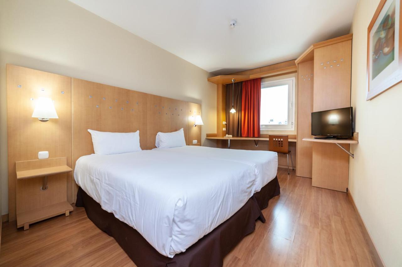 Отель Ibis Alcala De Henares La Garena Экстерьер фото