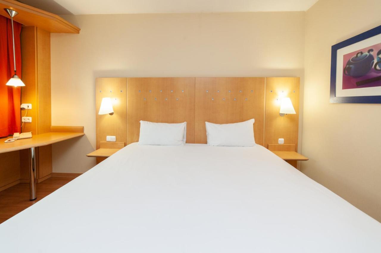 Отель Ibis Alcala De Henares La Garena Экстерьер фото