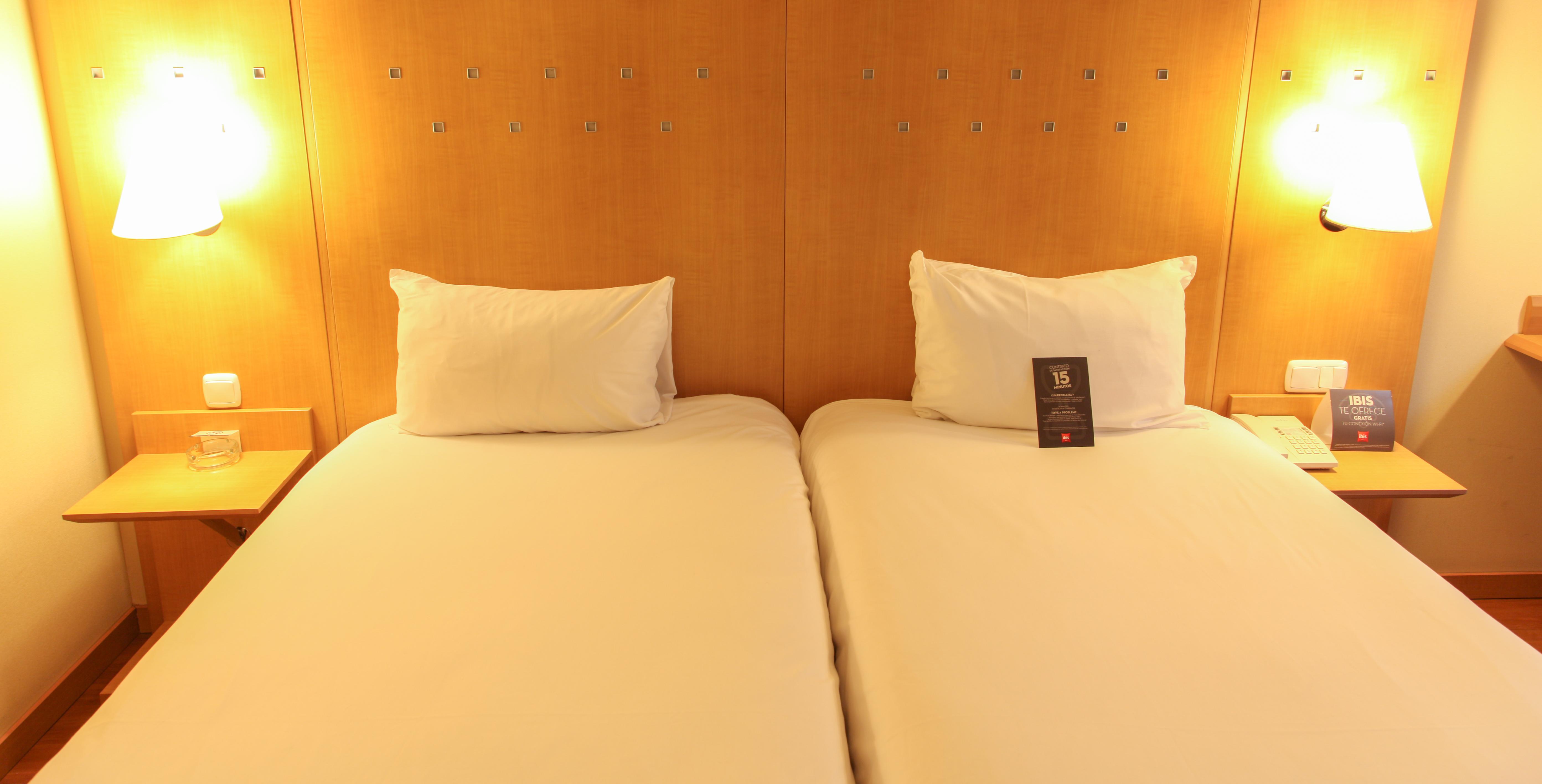 Отель Ibis Alcala De Henares La Garena Экстерьер фото
