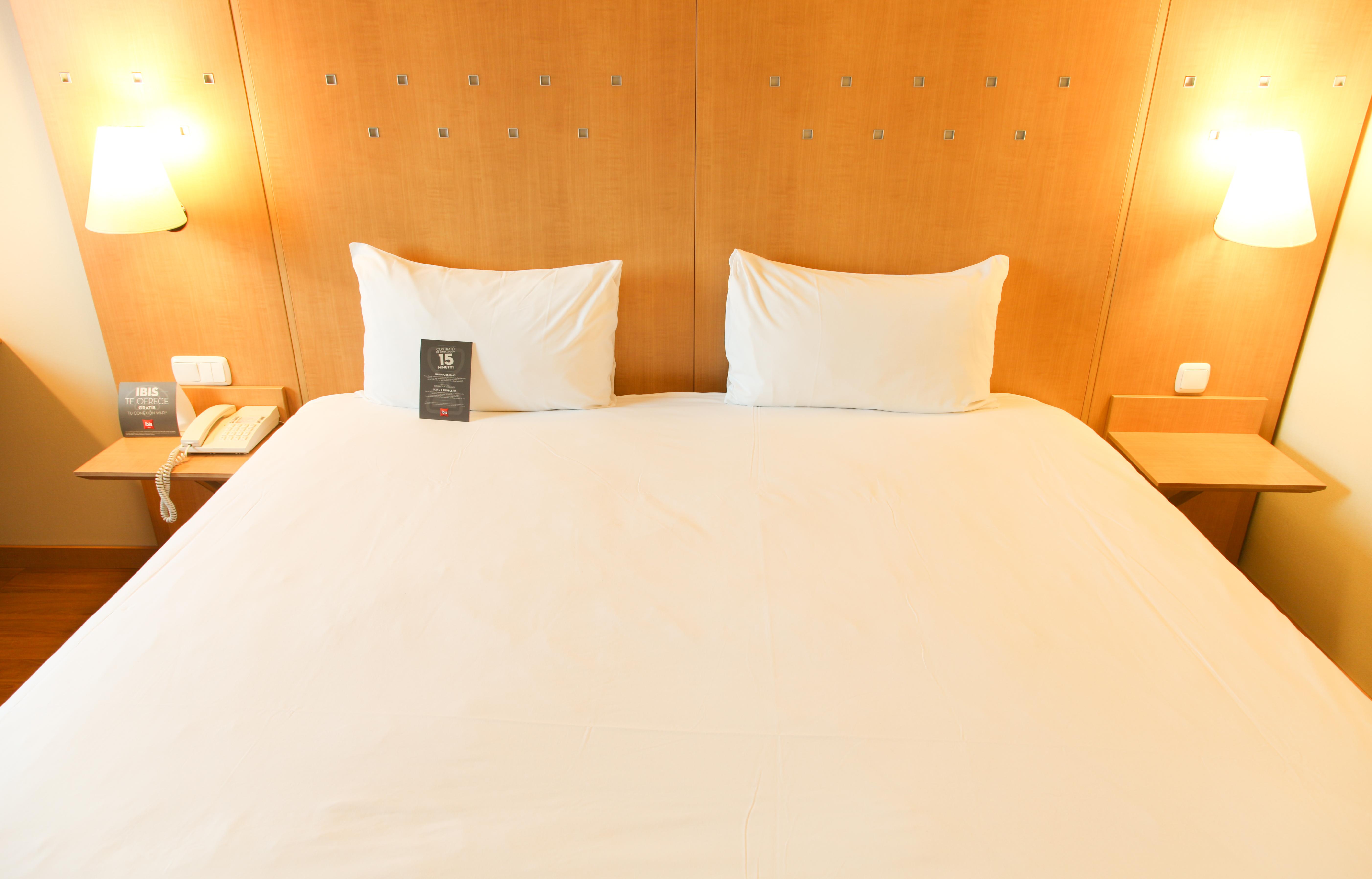 Отель Ibis Alcala De Henares La Garena Экстерьер фото