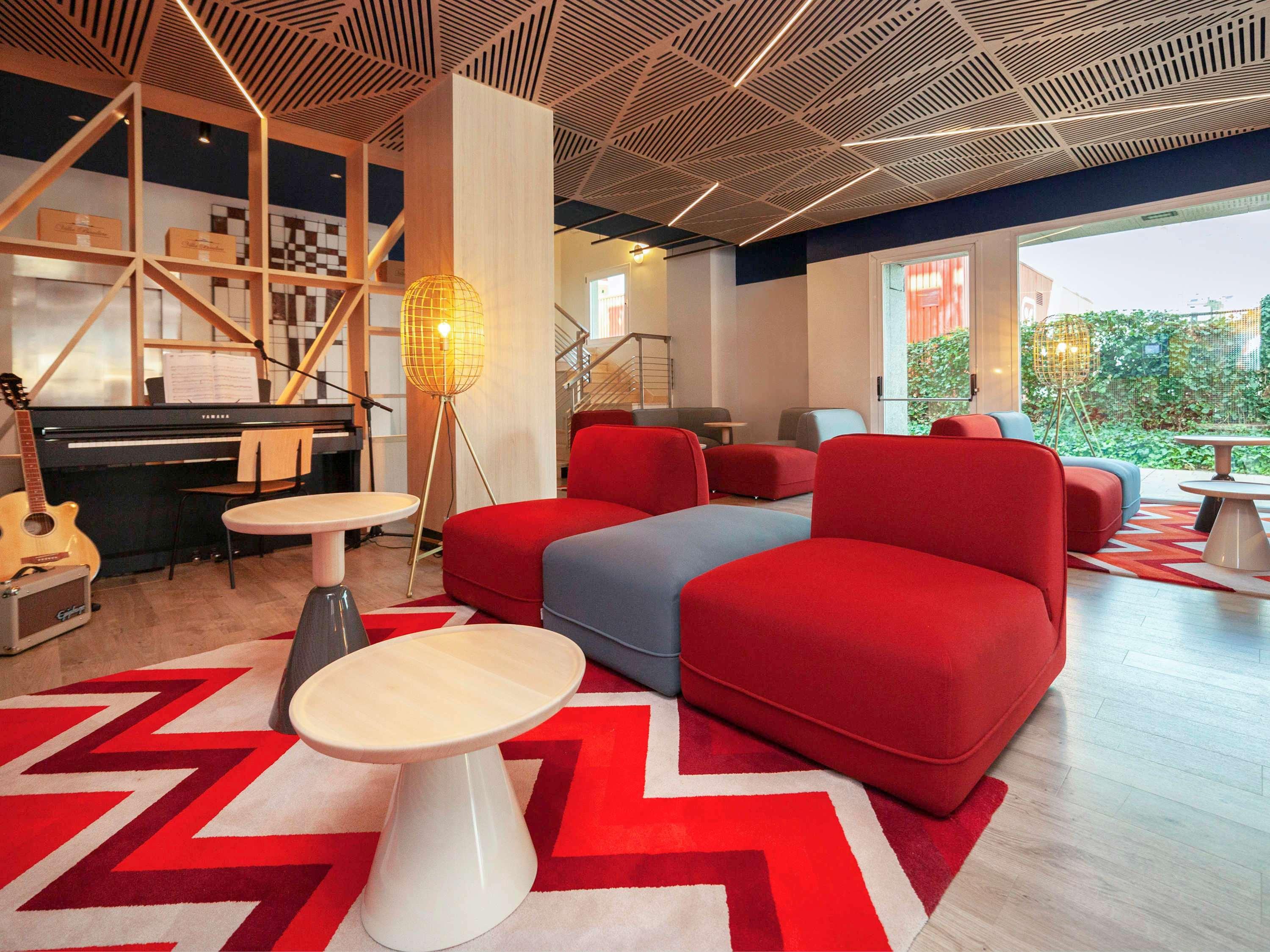 Отель Ibis Alcala De Henares La Garena Экстерьер фото