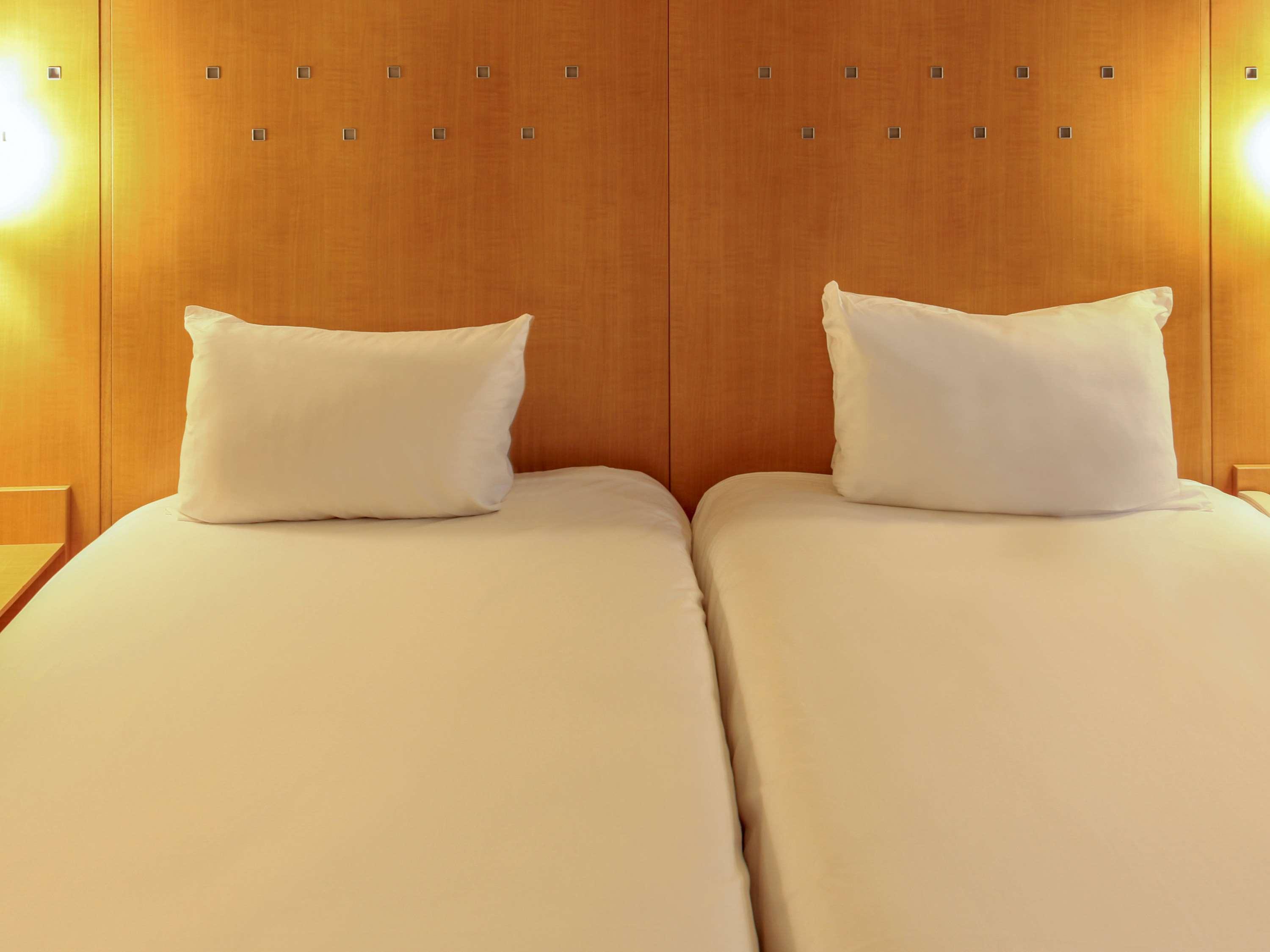 Отель Ibis Alcala De Henares La Garena Экстерьер фото