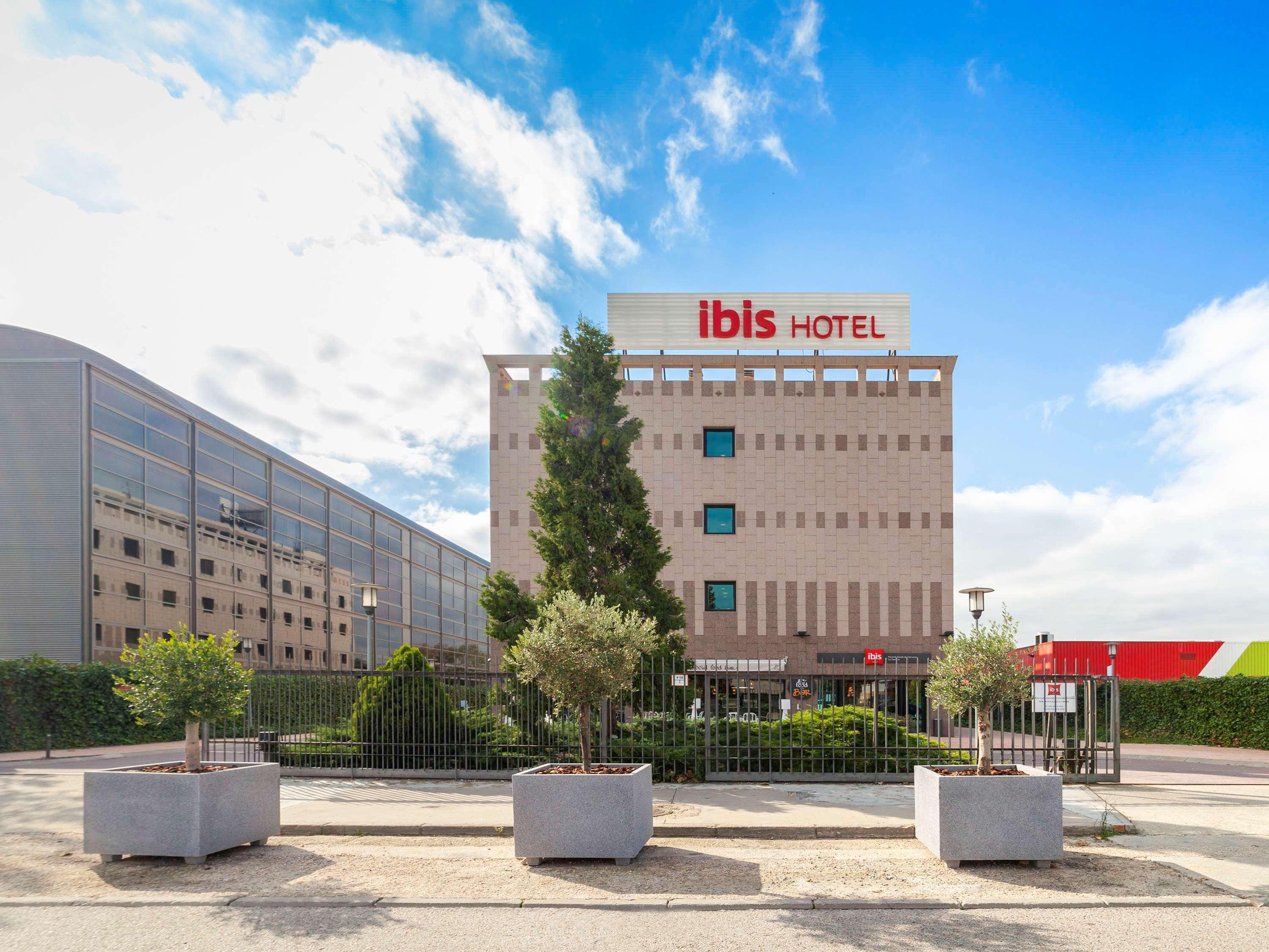 Отель Ibis Alcala De Henares La Garena Экстерьер фото