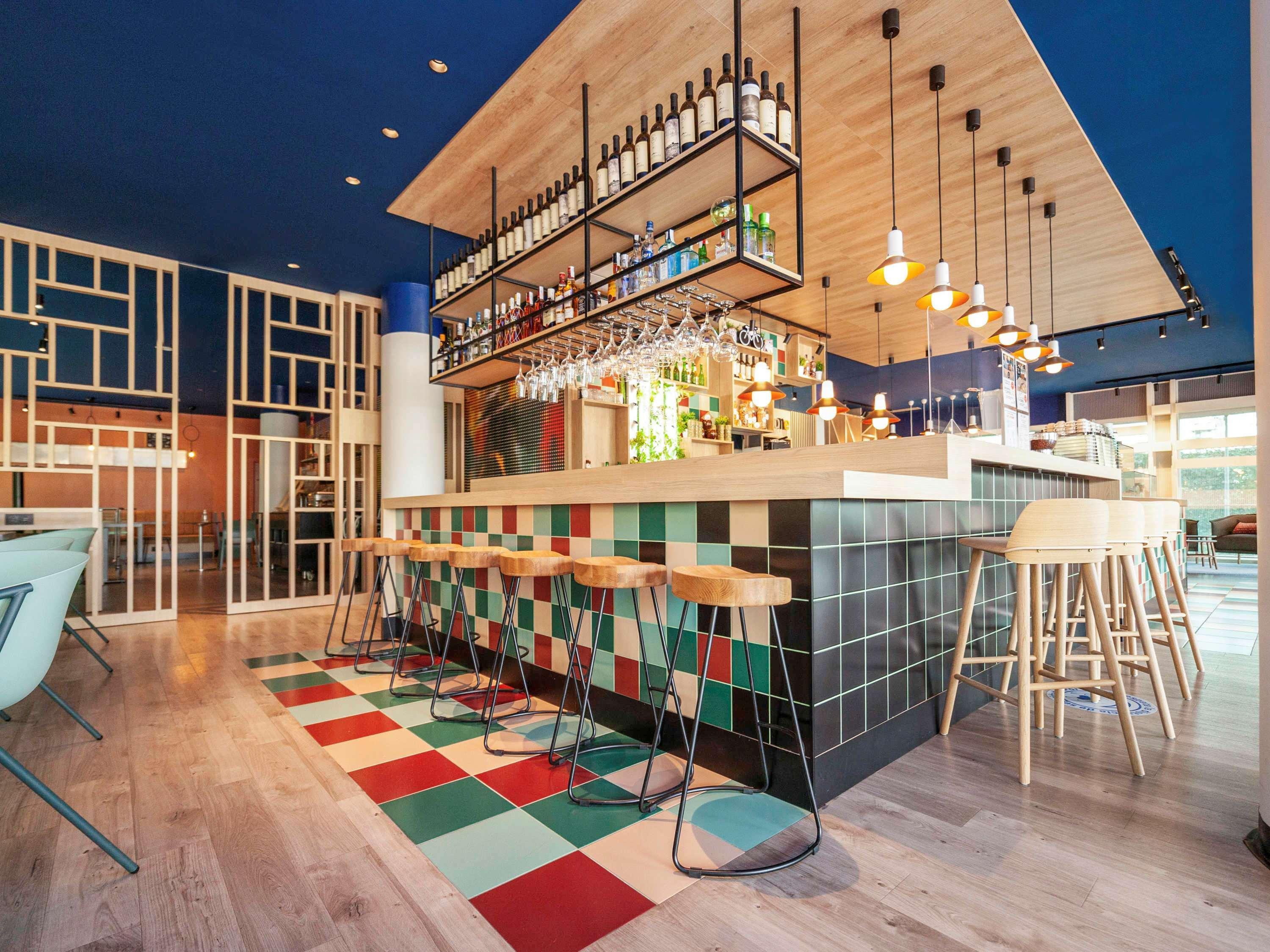 Отель Ibis Alcala De Henares La Garena Экстерьер фото