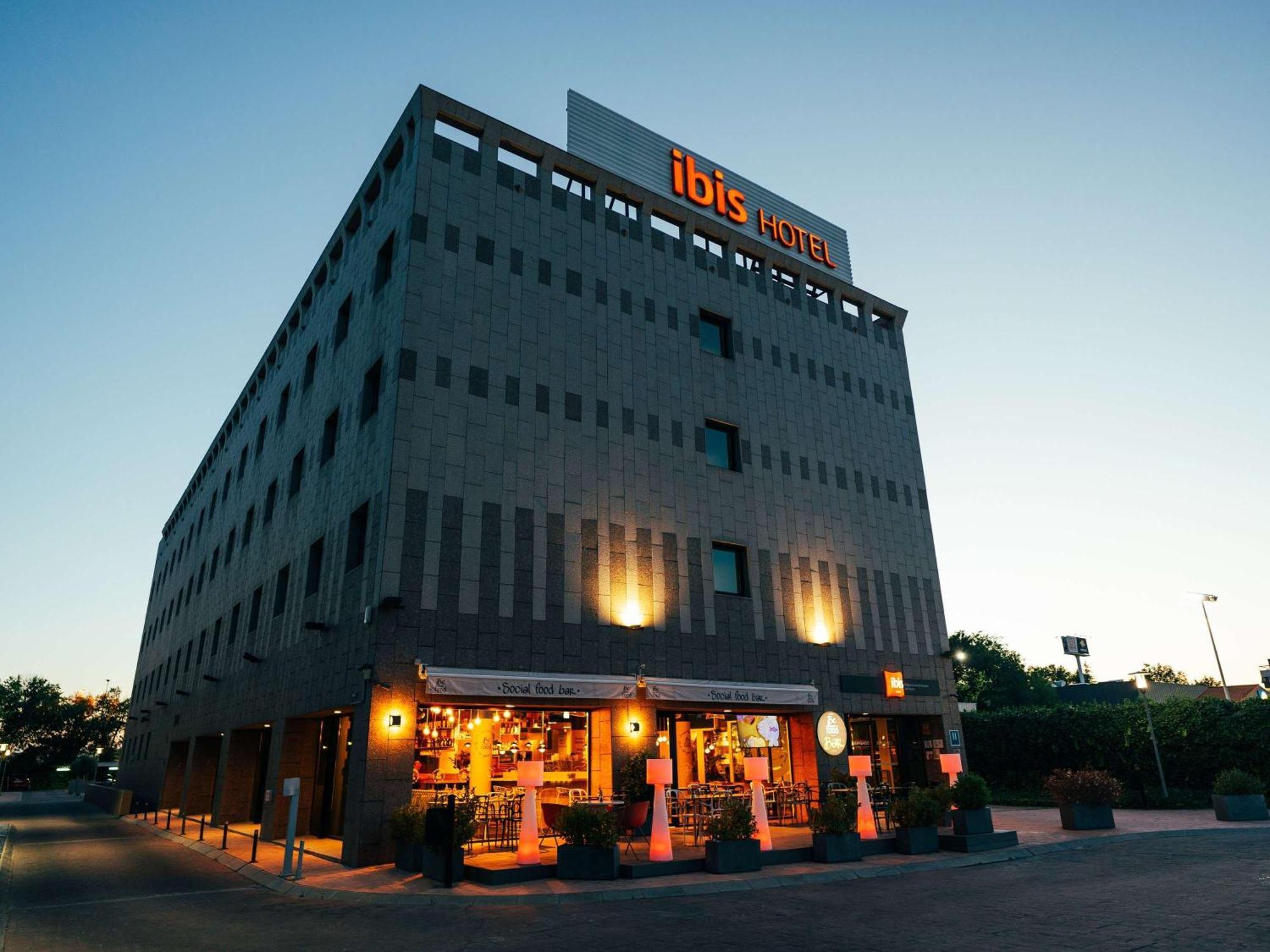 Отель Ibis Alcala De Henares La Garena Экстерьер фото